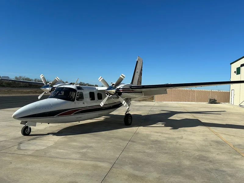 Aero Commander 500S – Hermione